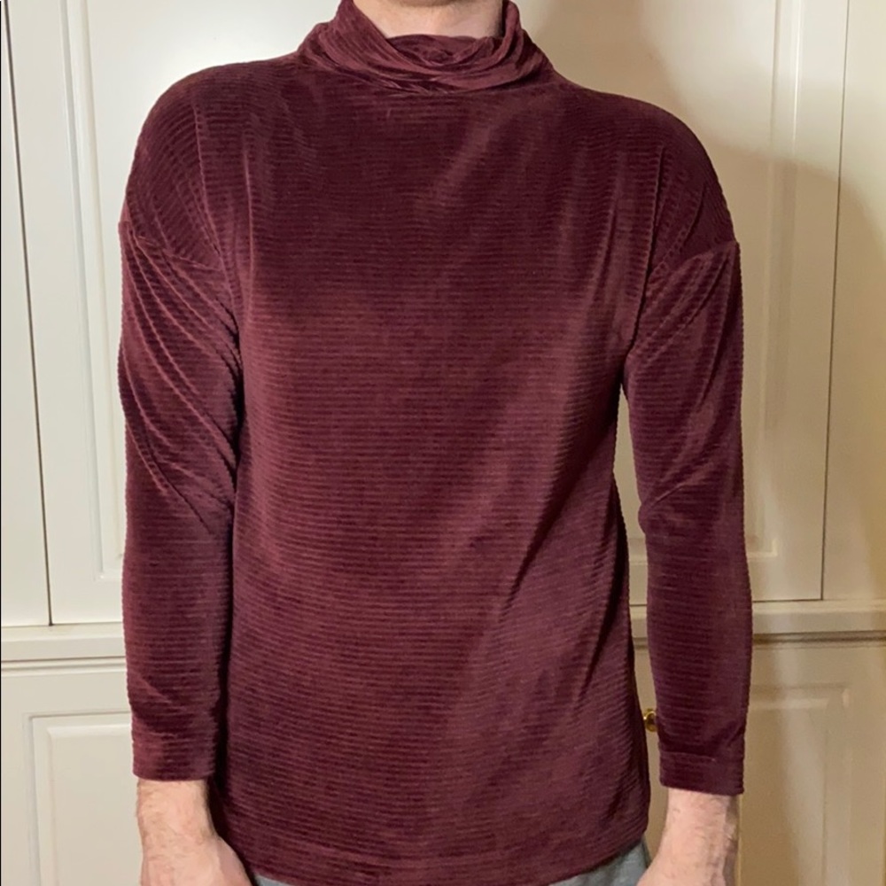 Red ribbed turtlneck